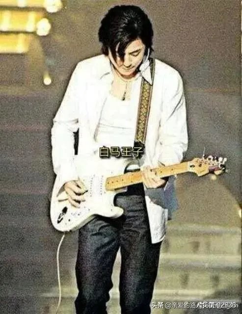 为什么98年的王杰和2000年的王杰变化那么大?