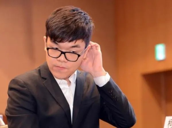 柯洁赢了申旻埈后,是不是很快就能拿到世界冠军了?