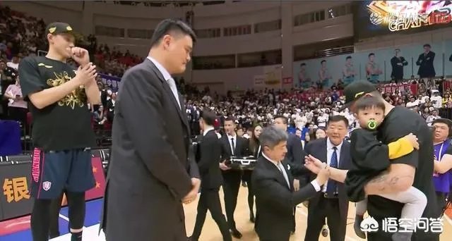 周琦加盟新疆男篮后,明年可能还广东一个4:0吗,你认为呢?
