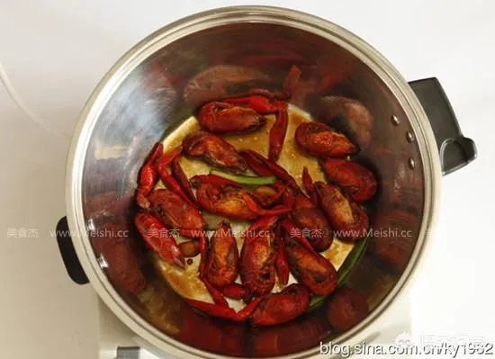 小龙虾的口味很多,你最喜欢吃哪个味道的?