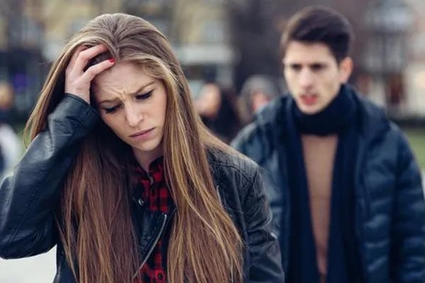 结婚后老公说要把彩礼还给他爸妈怎么办?