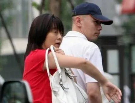 葛优妻子照片曝光,被质疑长得丑,他的妻子是谁呢?