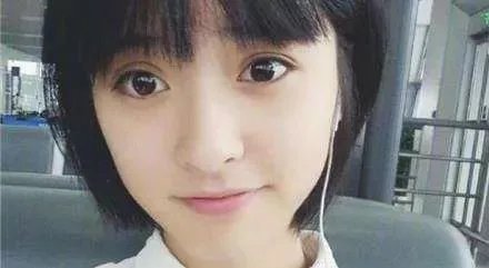 你们觉得郑爽与沈月谁最好看?