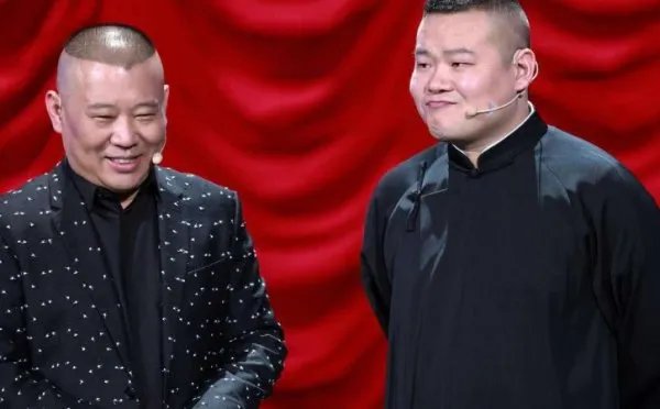 岳云鹏被很多人亲过,他的人缘是不是很好?