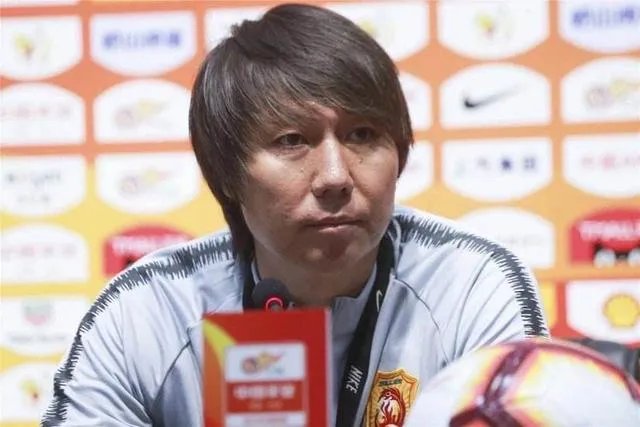 李铁带领的中国男足在东亚杯获得了季军,大家怎么看?