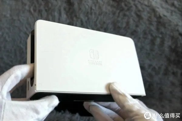 瞎摸瞎玩 篇二十八:来了来了,OLED来了——任天堂Switch OLED版本开箱与简单对比