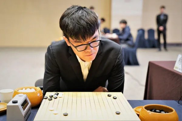柯洁赢了申旻埈后,是不是很快就能拿到世界冠军了?
