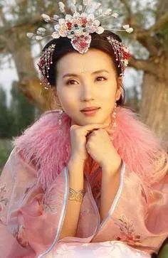 陈好饰演黄旭华的妻子李世英，你支持她复出吗？