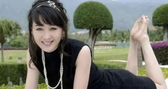 51岁“刘能”二婚后儿女双全,前妻照片曝光:他为什么要离婚?