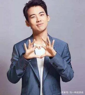 为什么郭麒麟现在登上了这么多的综艺,背后到底有谁在为其撑腰?
