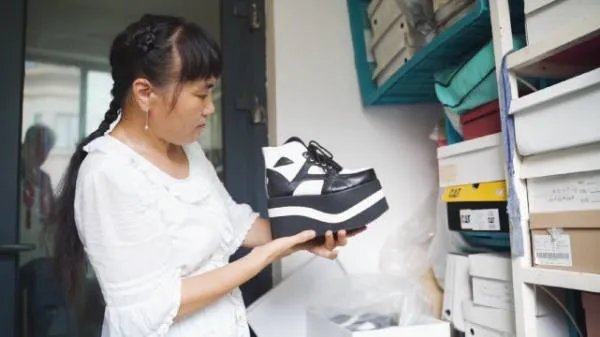 55岁lo娘玩Soul，你觉得这位阿姨穿Lolita合适吗？