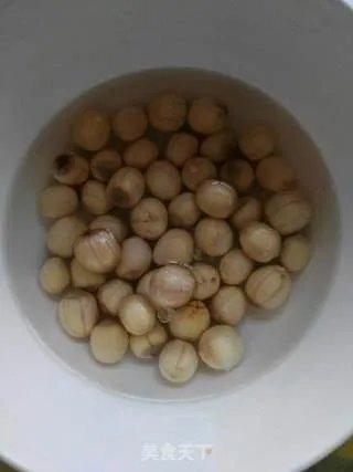莲子银耳汤