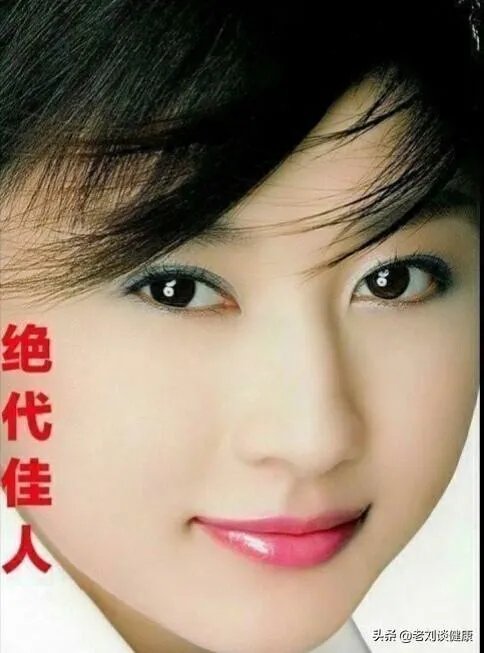 谁手机里有美女美景图片,能不能分享让大家看看?