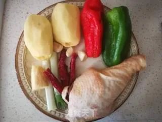 鸡肉炖土豆
