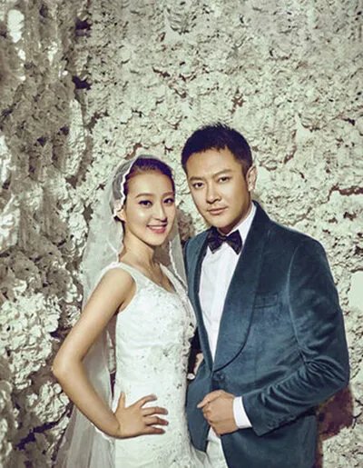 杜淳李晨请向印小天道歉 与哈琳娜大婚照曝光