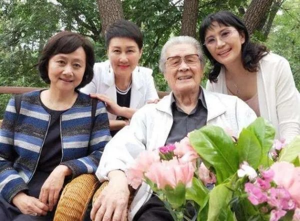 金鑫的妻子是谁?他们是怎么走到一起的?
