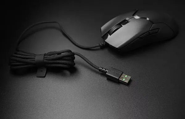 Razer Viper毒蝰游戏鼠标拆解评测