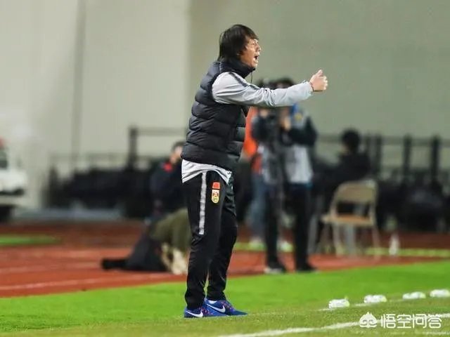 李铁带领的中国男足在东亚杯获得了季军,大家怎么看?