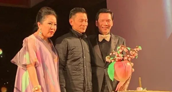 鲁豫问向华强:圈内请不动的艺人有谁?