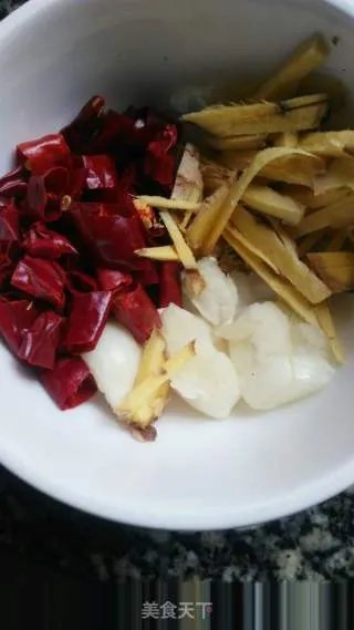 辣椒炒蕨菜