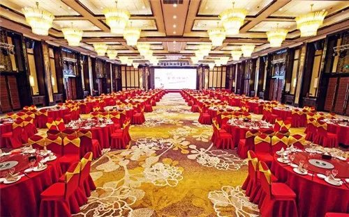 适合办婚礼的酒店有哪些  一般婚宴酒店多少一桌