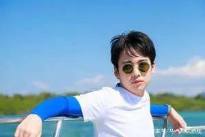 为什么郭麒麟现在登上了这么多的综艺,背后到底有谁在为其撑腰?