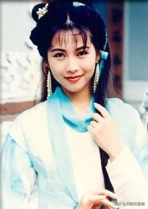 谁手机里有美女美景图片,能不能分享让大家看看?