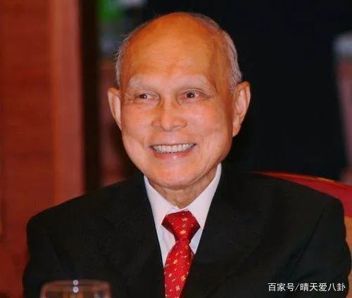 3个儿子是继承人,霍英东的三个妻子,原配吕燕妮的地位凭啥不变?