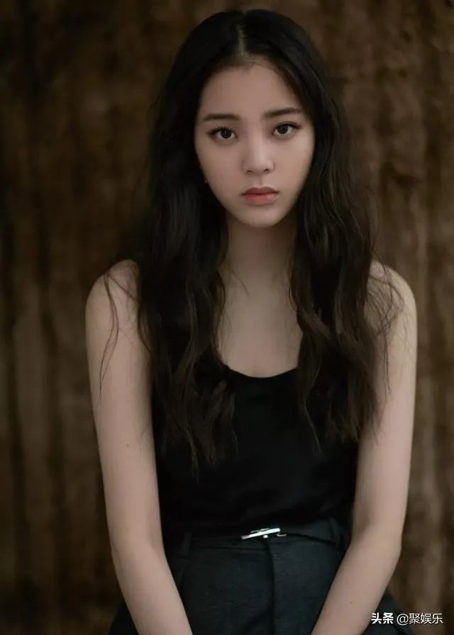欧阳娜娜家里有钱，她身材好、长相甜美，你喜欢她吗？