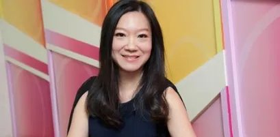 曲家瑞老师家境好艺术修养高,为何红不起来?