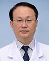 眼睛泛白光看不清什么原因
