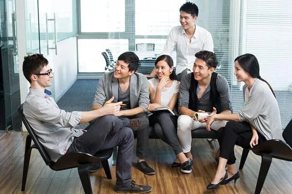 为什么同事明明会ps，却要和领导说他不会，让我来做图？