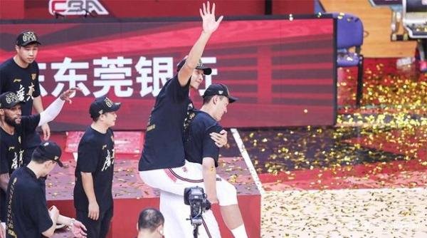 易建联在广东队的时候,一共拿到过多少个总决赛MVP呢?