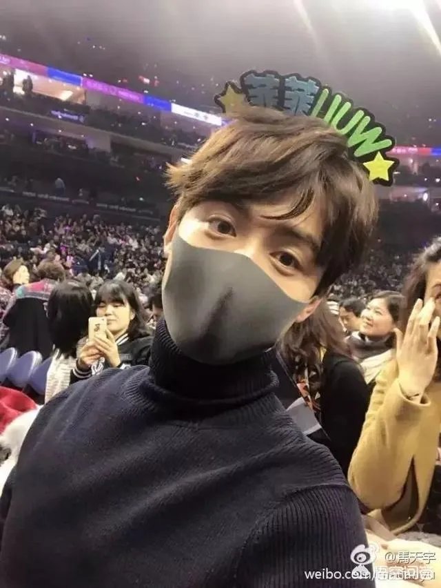张学友演唱会大咖云集,明星追星比普通人还疯狂吗?