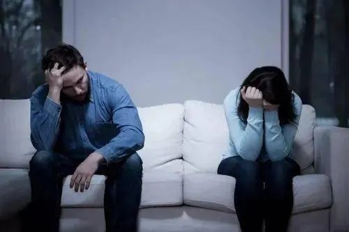 男人抠门的20个表现有哪些 男人抠门说明什么