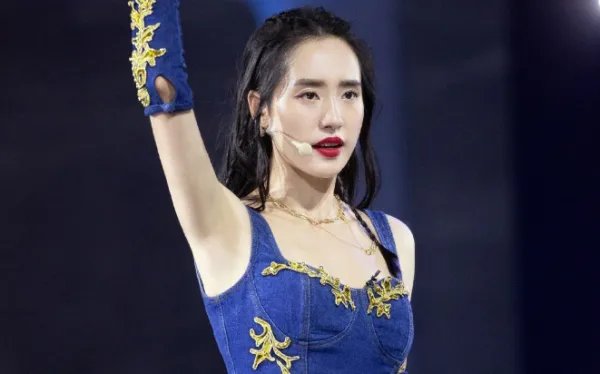 王智和王丽坤都是没有经验的人,为何只有王智淘汰了?