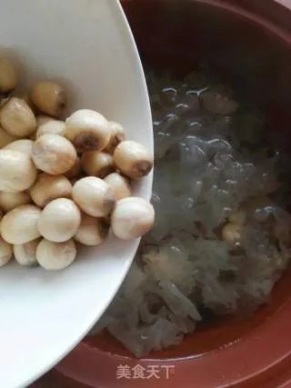 莲子银耳汤