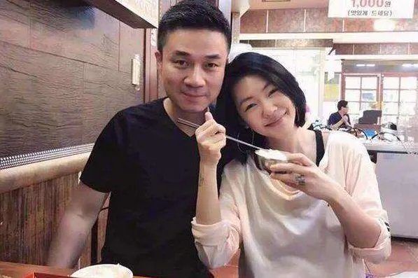 明明大小S长得一样,怎么那么多人都说大S更好看?