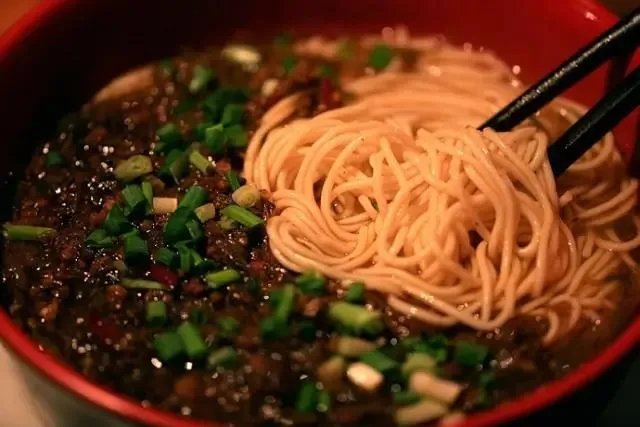 襄阳有哪些美食街,有哪些特色菜?