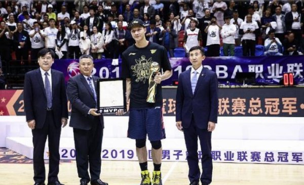 易建联在广东队的时候,一共拿到过多少个总决赛MVP呢?