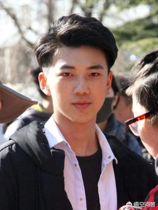 易烊千玺、李兰迪、吴磊等参加艺考,2018年考生的颜值你满意吗?