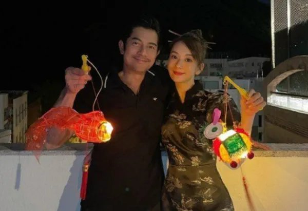 方媛因选包问题引发网友热议，她是如何回应的？
