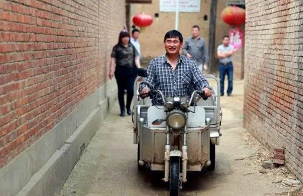 如何看待大衣哥朱之文儿子结婚的婚礼布景呢?