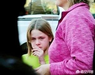 夫妻高速上吵架,丈夫竟抛下妻女三人带着儿子走人,你怎么评价丈夫的行为?