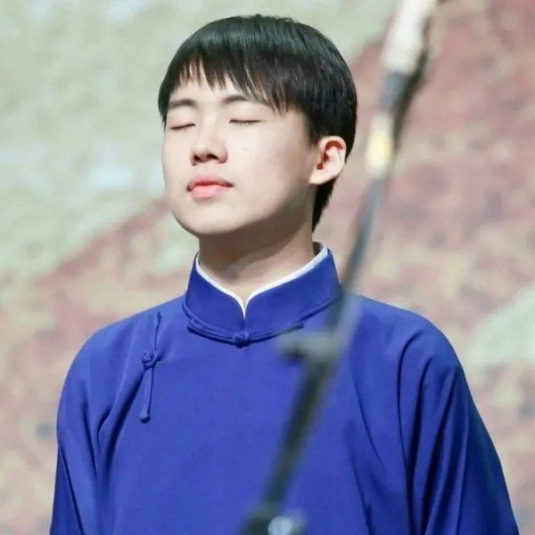 为什么郭麒麟现在登上了这么多的综艺,背后到底有谁在为其撑腰?