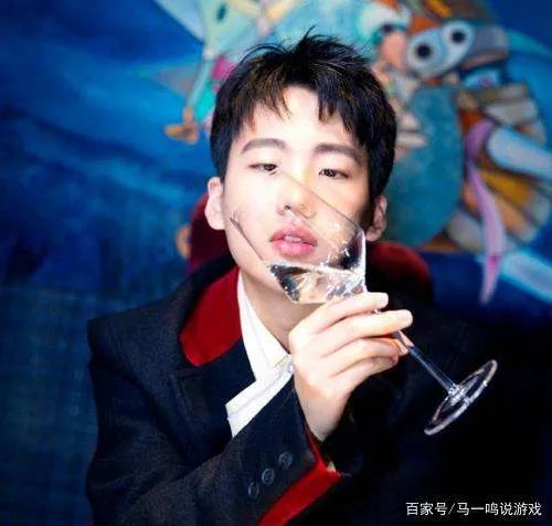 为什么郭麒麟现在登上了这么多的综艺,背后到底有谁在为其撑腰?