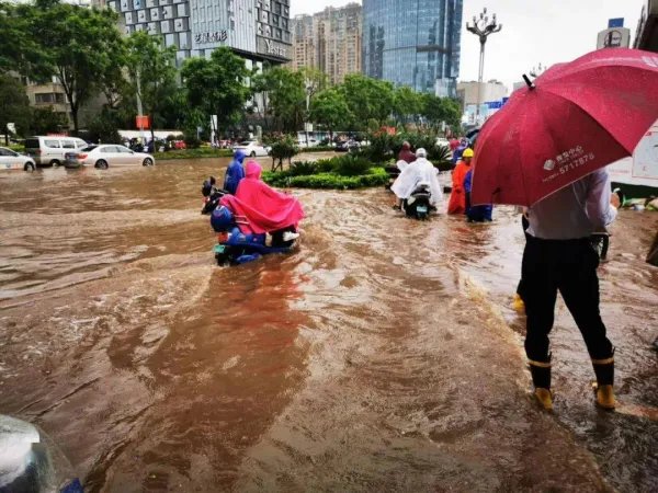 北京暴雨多车被淹,公交车进水,这场暴雨的降雨强度如何?