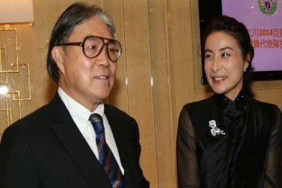 朱玲玲如此漂亮,霍震霆为何却舍得离婚?后来怎样?