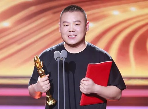 岳云鹏曾开豪车参加姐姐婚礼,比草根明星王宝强回乡还气派,他开的什么车?