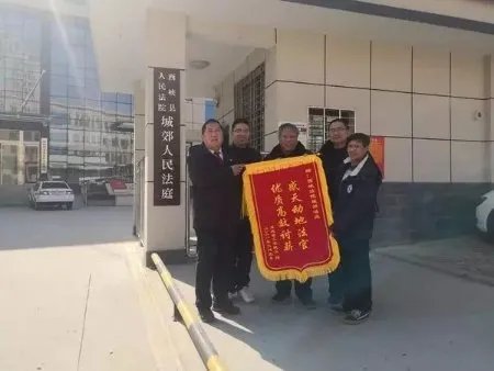 包工头爬50米塔吊讨薪被拘,该如何保障农民工讨薪难的问题?